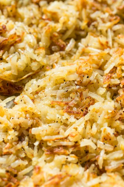 Hausgemachte Fried Shredded Haschbrowns Und Eier Zum Frühstück — Stockfoto