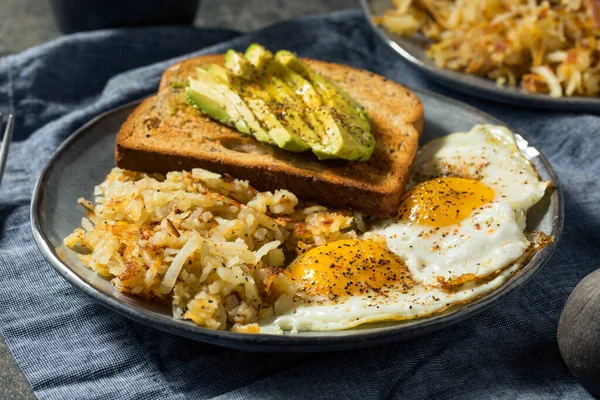 Házi Készítésű Sült Aprított Hashbrowns Tojás Reggelire — Stock Fotó