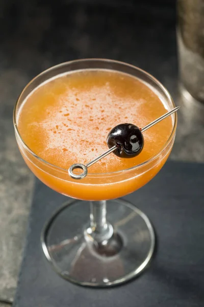 Cocktail Sang Sable Avec Une Garniture Cerises — Photo