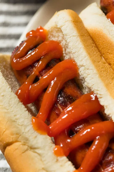 Amerikaanse Hotdog Met Ketchup Met Aardappelchips — Stockfoto