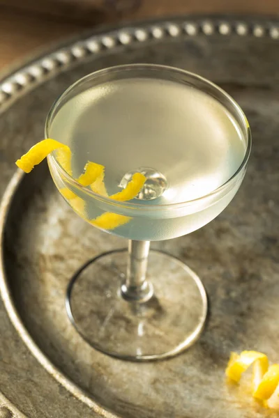 Martini Sec Rafraîchissant Avec Une Garniture Citron Vermouth — Photo