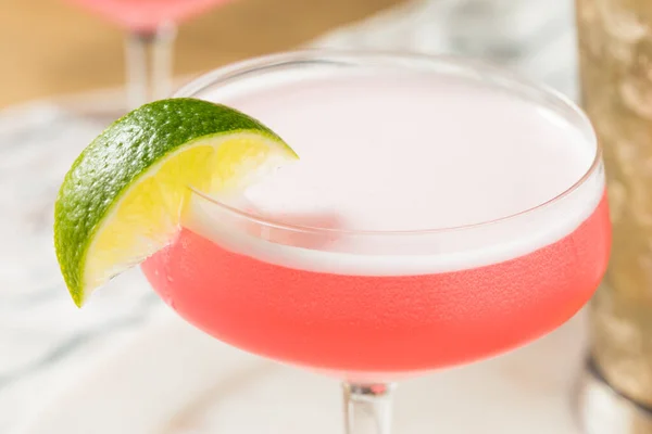 Refreshing Cold Pink Cosmopolitan Cocktail Vodka Cranberry — Stock Photo, Image