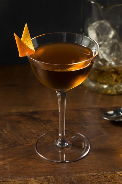 Ποτό Δροσιστικό Bamboo Cocktail Βερμούτ Σέρι Και Πορτοκάλι — Φωτογραφία Αρχείου
