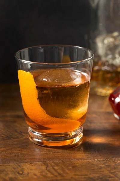 Piás Frissítő Rye Whiskey Vieux Carre Koktél Narancssárga Vermut — Stock Fotó