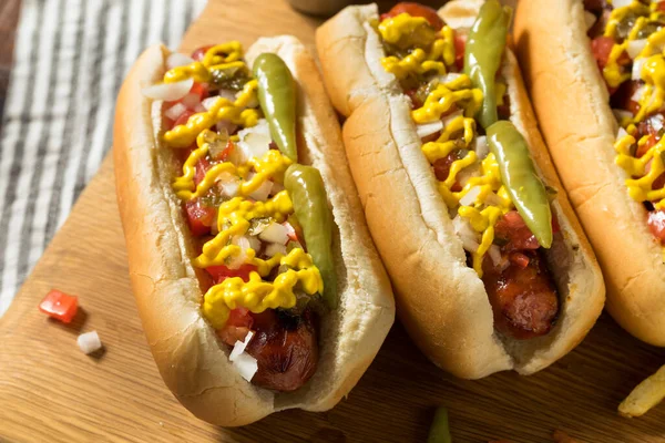 Cachorro Quente Batatas Fritas Caseiros Estilo Chicago Com Pimenta Mostarda — Fotografia de Stock