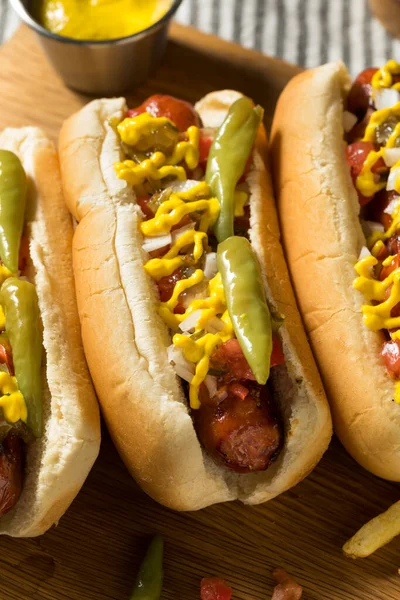 Cachorro Quente Batatas Fritas Caseiros Estilo Chicago Com Pimenta Mostarda — Fotografia de Stock