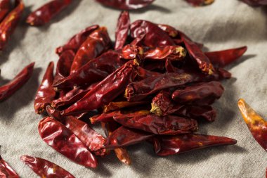 Kuru Organik Hint Sanaam Kırmızı Chili Biberleri Pişirmeye Hazır