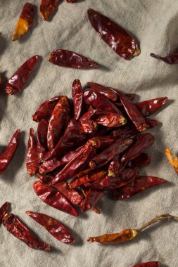 Kuru Organik Hint Sanaam Kırmızı Chili Biberleri Pişirmeye Hazır