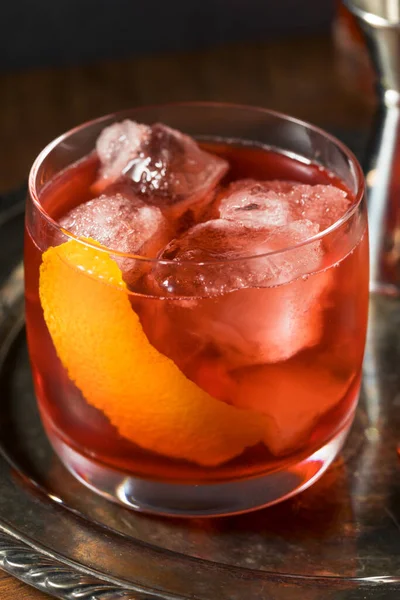 Cocktail Boozy Boulevardier Rafraîchissant Avec Orange Vermouth — Photo