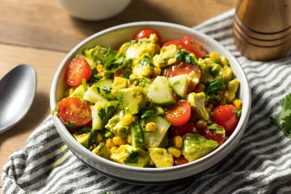 Salade Tomates Avocat Biologique Sain Aux Herbes Concombre — Photo