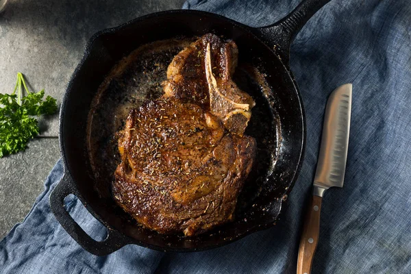 Bife Ribeye Cozido Alimentado Com Grama Pronto Para Comer — Fotografia de Stock