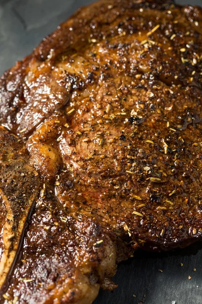 Bife Ribeye Cozido Alimentado Com Grama Pronto Para Comer — Fotografia de Stock