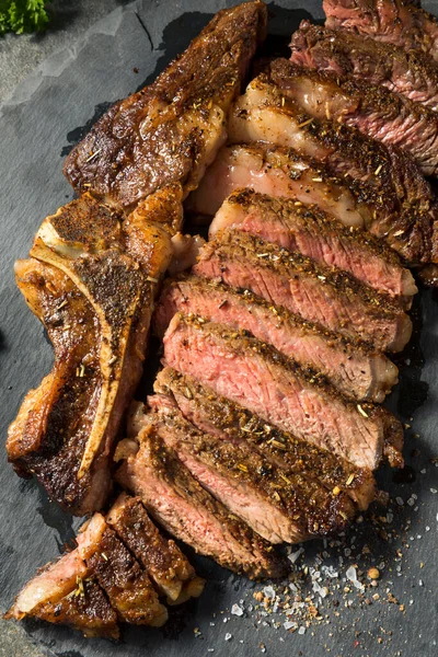 Bife Ribeye Cozido Alimentado Com Grama Pronto Para Comer — Fotografia de Stock