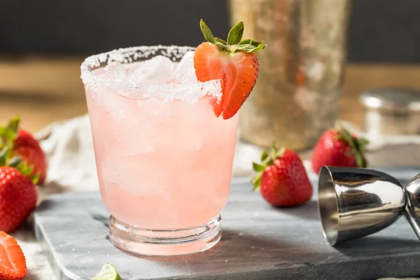 Boozy Refreshing Cold Strawberry Margarita Tequila Lime — 스톡 사진