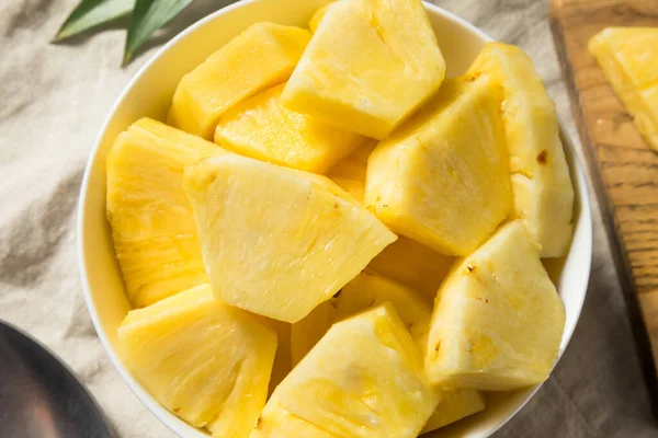 Healthy Organic Pineapple Slices Ready Eat — Stock Photo, Image