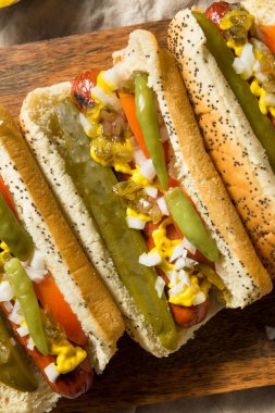 Ev yapımı Chicago Stili Sosisli ve Hardal Lezzetli Soğan ve PIckle