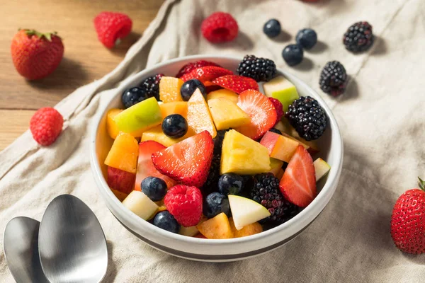 Gesunder Hausgemachter Obstsalat Mit Beeren Und Melone — Stockfoto