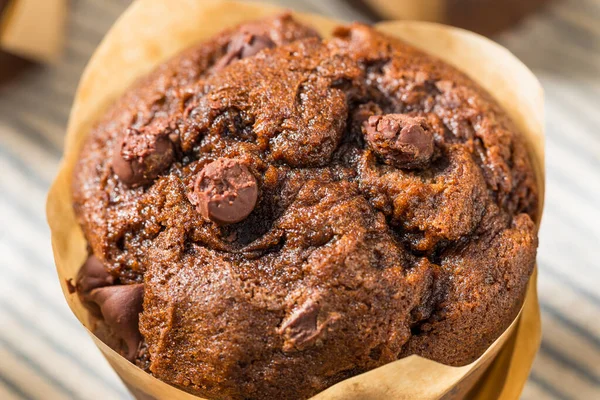 Kahvaltıda Ev Yapımı Çifte Çikolatalı Kek