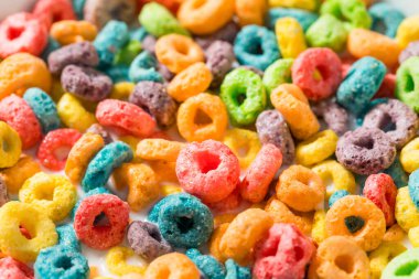 Tatlı Organik Meyveli Çocuklar Kahvaltıda Bütünüyle Mısır Gevreği