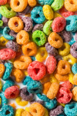 Tatlı Organik Meyveli Çocuklar Kahvaltıda Bütünüyle Mısır Gevreği