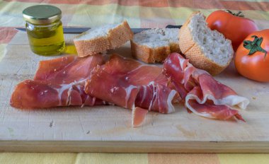 Serrano jambonu, domates, zeytin yağı, iştah açıcı