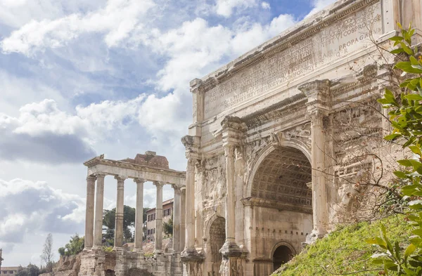 ローマのフォーラムの古代遺跡 — ストック写真