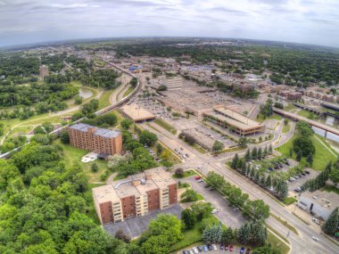 Moorhead kızılırmak üzerinde Fargo ile Minnesota sınırındaki küçük bir kasaba olduğunu