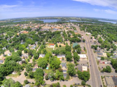 Wilmar birçok göl ile Güney Batı Minnesota'da küçük bir şehirdir