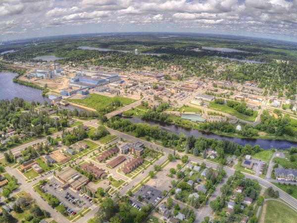 Grand Rapids bir kağıt fabrikası ile Kuzey Minnesota'da Mississippi Nehri üzerinde bir şehirdir