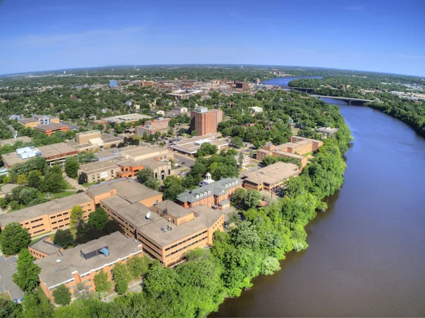St Cloud Üniversitesi bir üniversite merkezi Minnesota Mississippi Nehri üzerinde yer