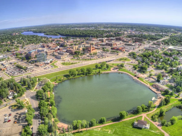 St Cloud merkezi Minnesota bir üniversite ile Mississippi Nehri üzerinde bir şehirdir
