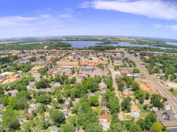 Wilmar birçok göl ile Güney Batı Minnesota'da küçük bir şehirdir