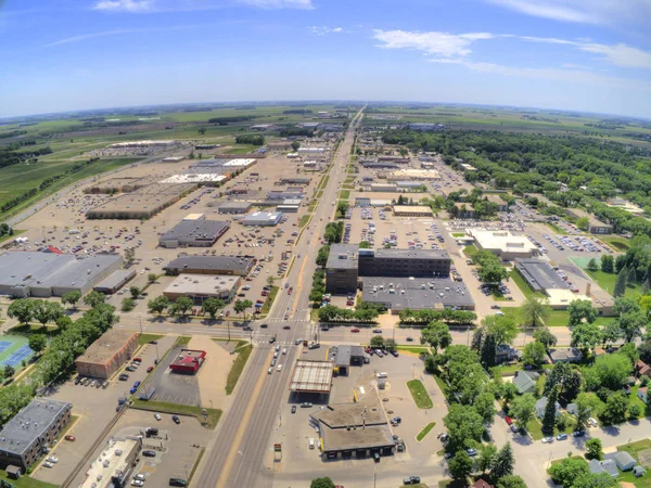 Wilmar birçok göl ile Güney Batı Minnesota'da küçük bir şehirdir