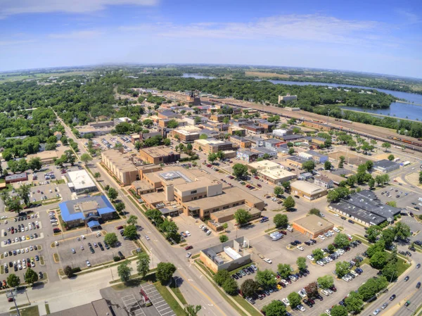 Wilmar birçok göl ile Güney Batı Minnesota'da küçük bir şehirdir