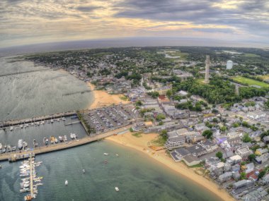 İl kasaba, kitle yukarıda hava bir yardımcı tarafından yaz aylarında da görüleceği