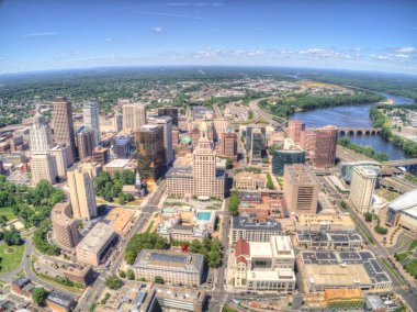 Yaz aylarında dron tarafından görülen şehir Hartford, Connecticut manzarası