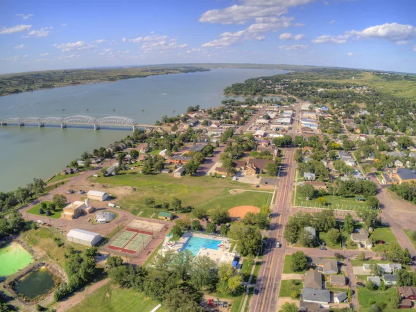 Güney Dakota Daki Missouri Nehri Kıyısındaki Chamberlain Kasabası Nın Havadan — Stok fotoğraf
