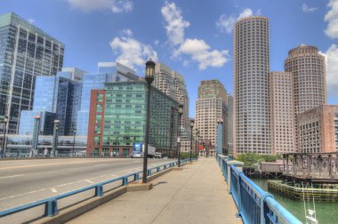 Boston, Amerika Birleşik Devletleri 'nin doğu kıyısında büyük bir şehirdir.