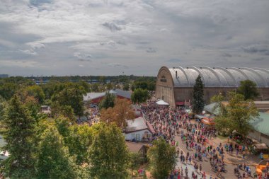 En büyük toplama Minnesota Minnesota eyalet fuarında olduğunu ve iki ot döneminde milyonlarca insan katılmak.