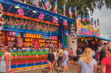 En büyük toplama Minnesota Minnesota eyalet fuarında olduğunu ve iki ot döneminde milyonlarca insan katılmak.