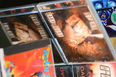 80 'lerden ve 90' ların en ünlü müzik, kapak ve yakın çekim makro fotoğrafçılarından CD kapakları