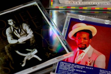 80 'lerden ve 90' ların en ünlü müzik, kapak ve yakın çekim makro fotoğrafçılarından CD kapakları