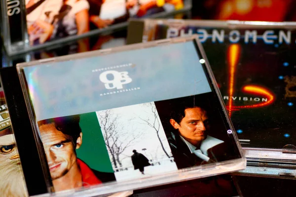 80 'lerden ve 90' ların en ünlü müzik, kapak ve yakın çekim makro fotoğrafçılarından CD kapakları