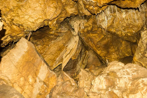 La grotta dolomitica di Bozkov Foto Stock Royalty Free