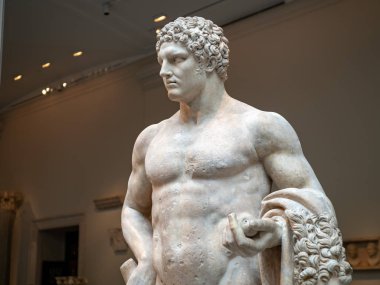 Mermer bir heykel Genç Herkül üretilen Roma kez 1 yüzyıl ad.