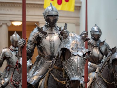 16. yüzyıl şövalyeler Rönesans'ın başlarında saatlerde Alman plaka zırh giymiş bir grup. Tüm mızrak ile silahlı görünür