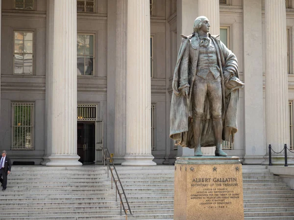 Washington May 2018 Statue Albert Gallatin Treasury Building Washington — Stock Photo, Image