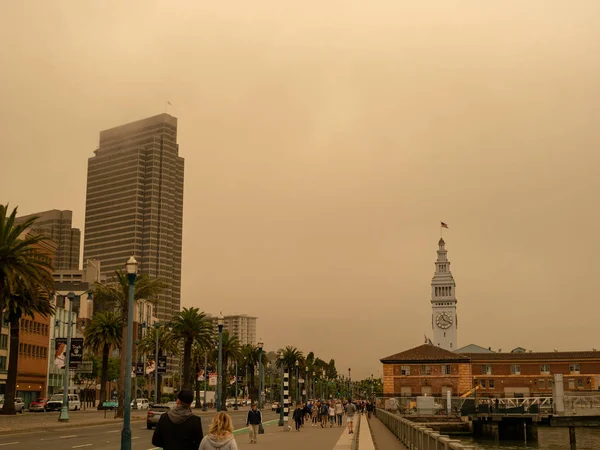 San Francisco feribot bina Yakındaki wildfires smog tarafından alınan Embarcadero  