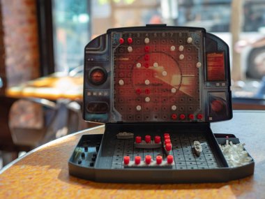 Savaş gemisi oyununu Milton Bradley tarafından yapılan bir tarafı