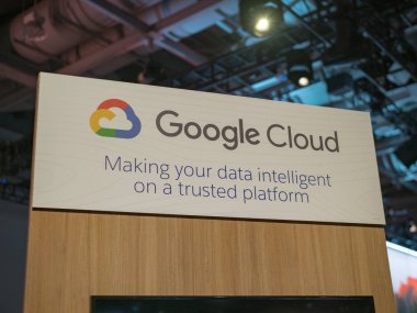 Google bulut billboard reklam işareti Konferansı'nda. Verilerinizi bir güvenilen platform üzerinde akıllı olun